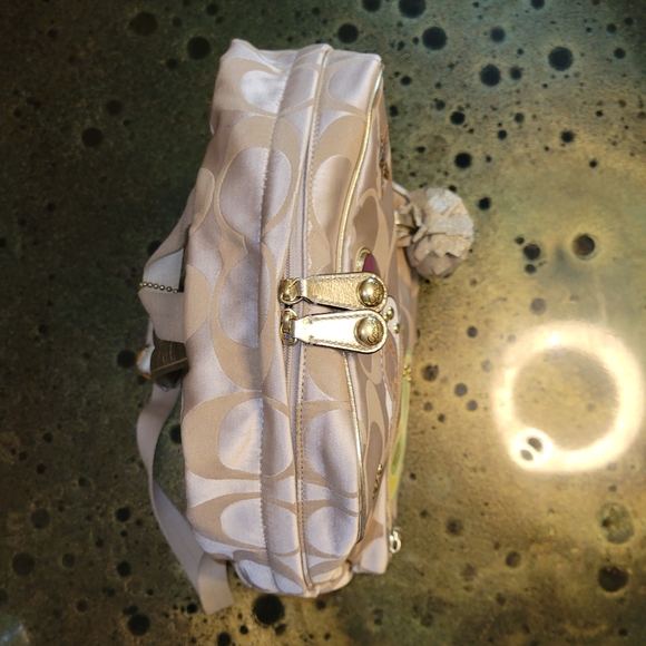 Coach Signature Poppy Applique Backpack Rare Limited Edition F17939 - Picture 13 of 16